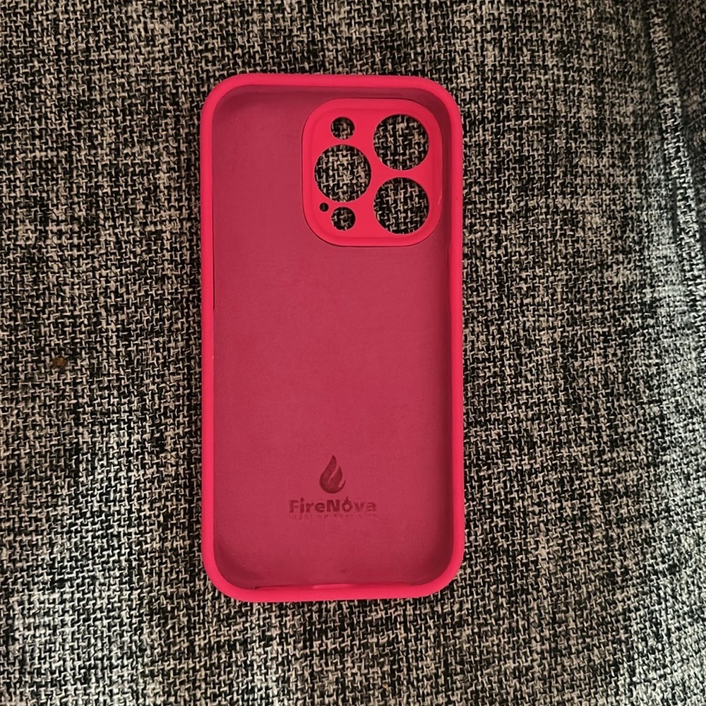 iPhone 14 Pro Hot Pink Case - Comes with 2 screen protectors